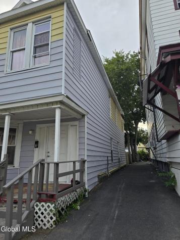 4 Hawk Street Schenectady NY 12307