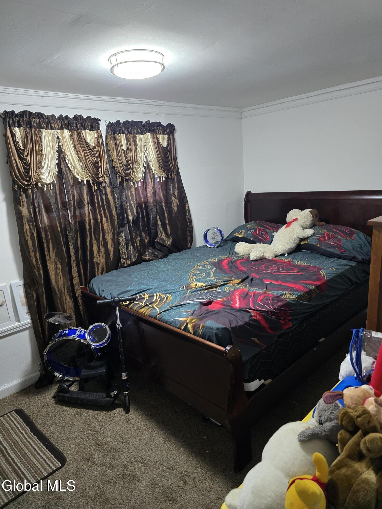 4 Hawk Street Schenectady NY 12307