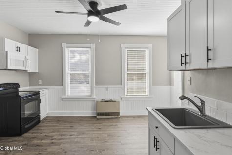 27 Mohawk Avenue Waterford NY 12188