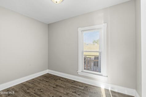 27 Mohawk Avenue Waterford NY 12188