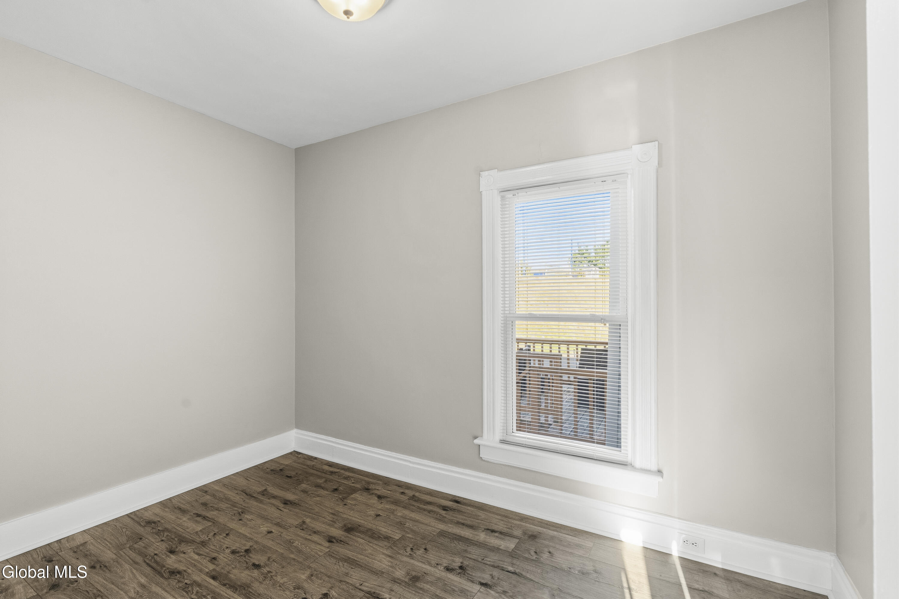 27 Mohawk Avenue Waterford NY 12188