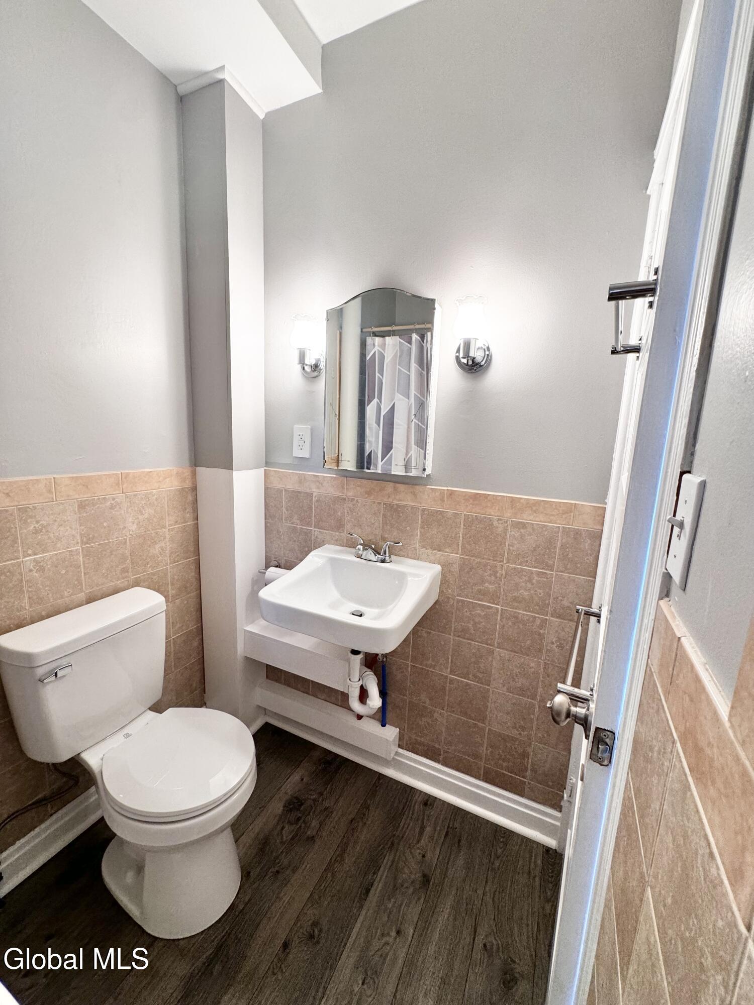 27 Mohawk Avenue Waterford NY 12188