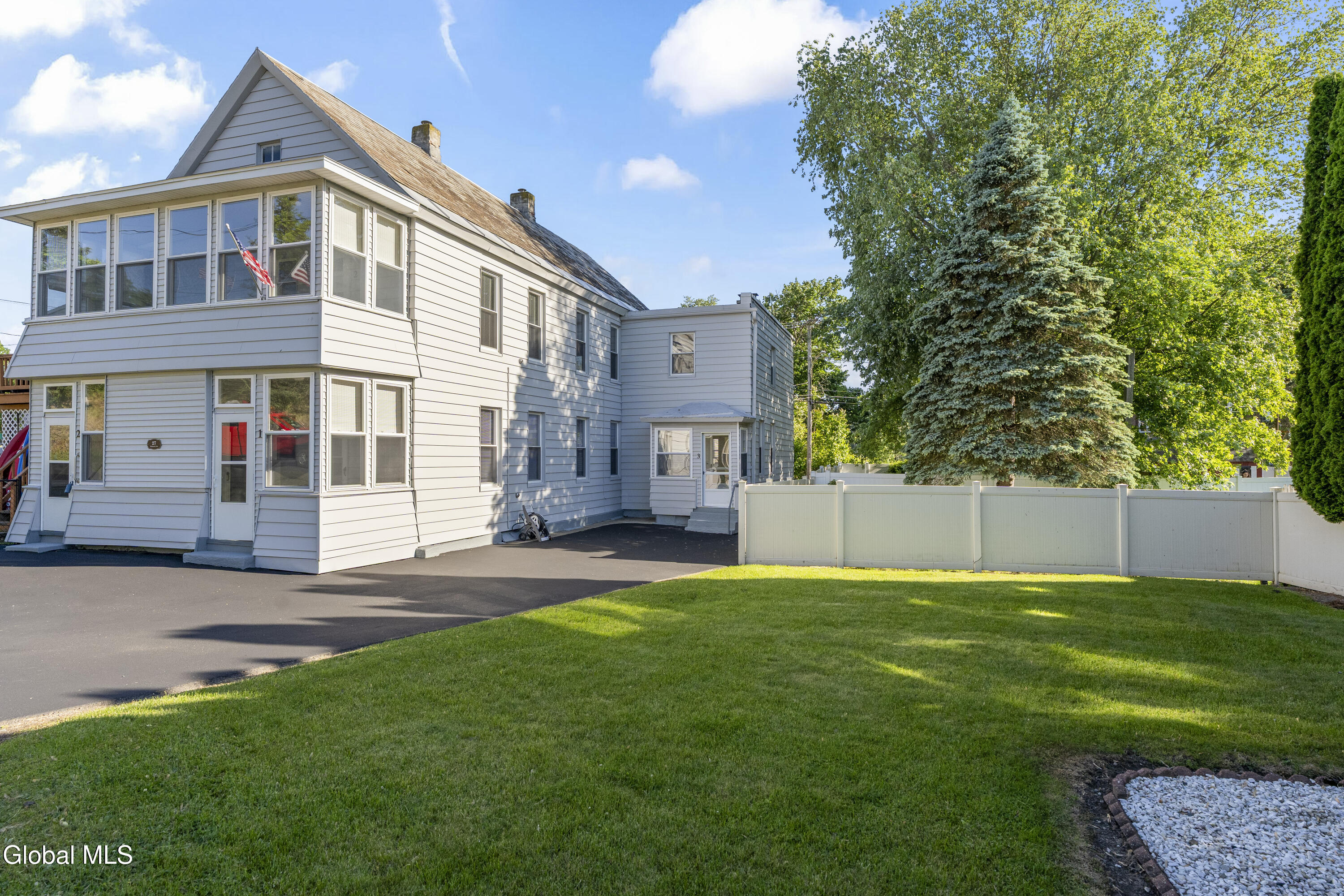 27 Mohawk Avenue Waterford NY 12188