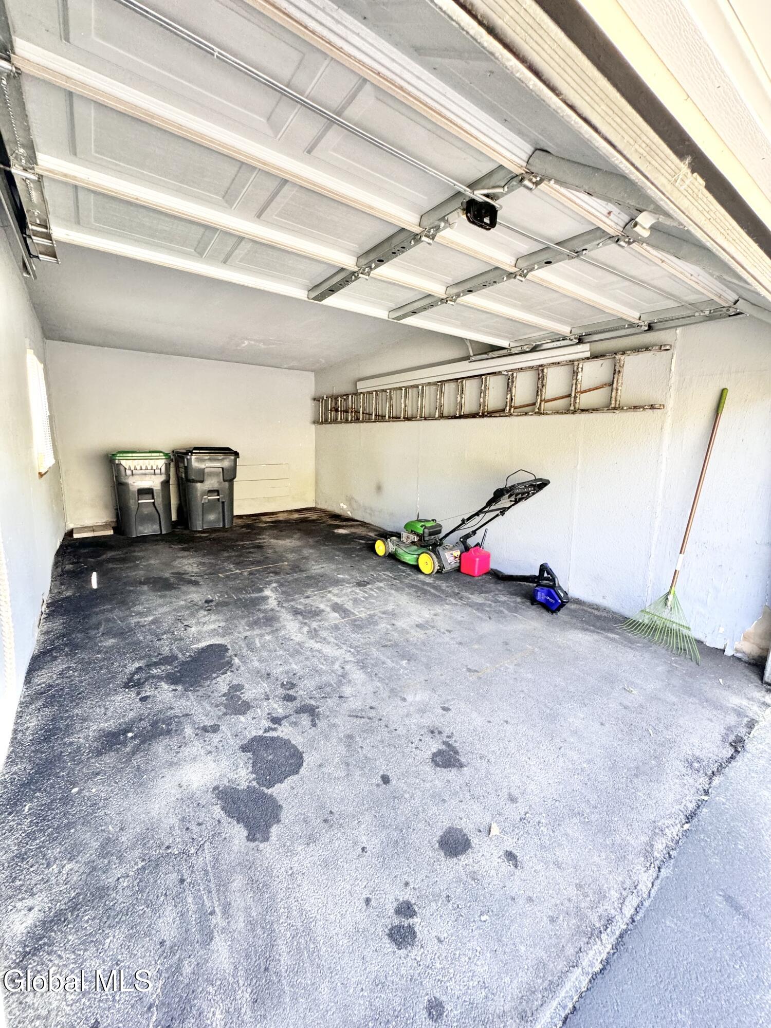 27 Mohawk Avenue Waterford NY 12188