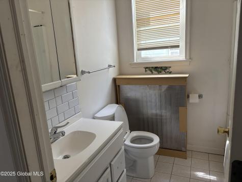 17 Lawnridge Avenue Albany NY 12208