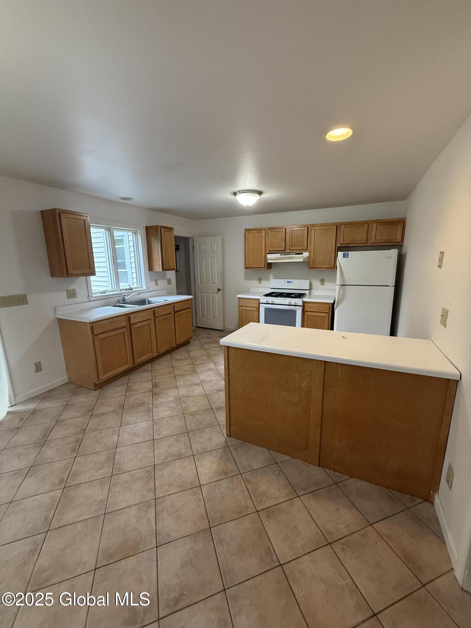 17 Lawnridge Avenue Albany NY 12208