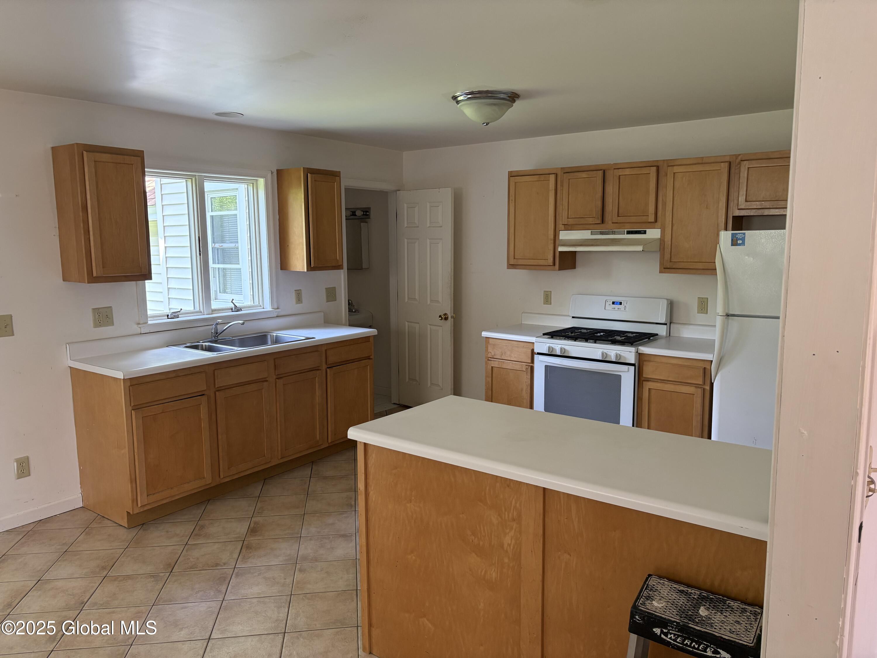 17 Lawnridge Avenue Albany NY 12208