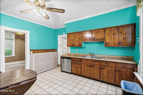 1622 6th Avenue Watervliet NY 12189