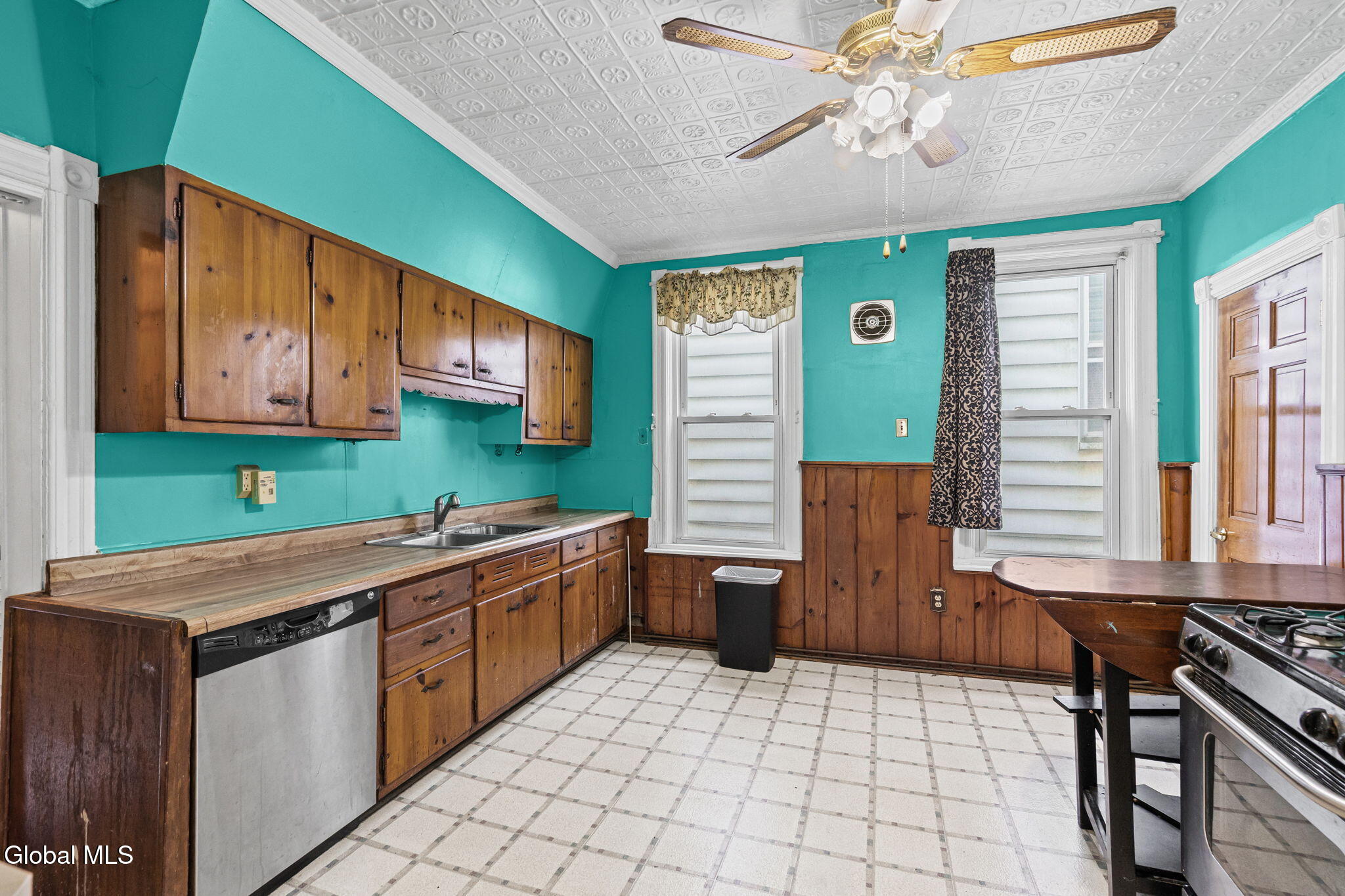 1622 6th Avenue Watervliet NY 12189