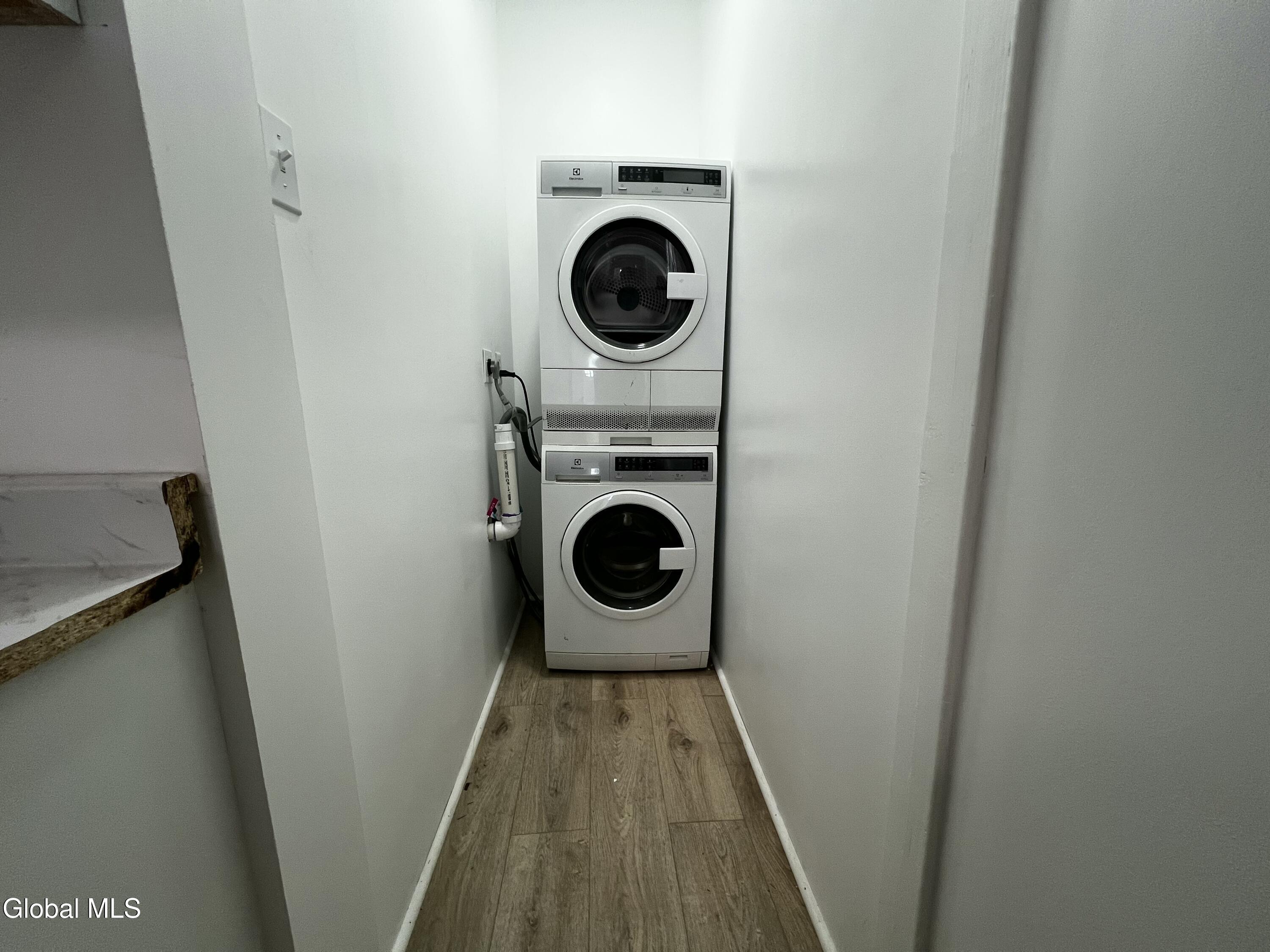 21 Grove Place Schenectady NY 12307