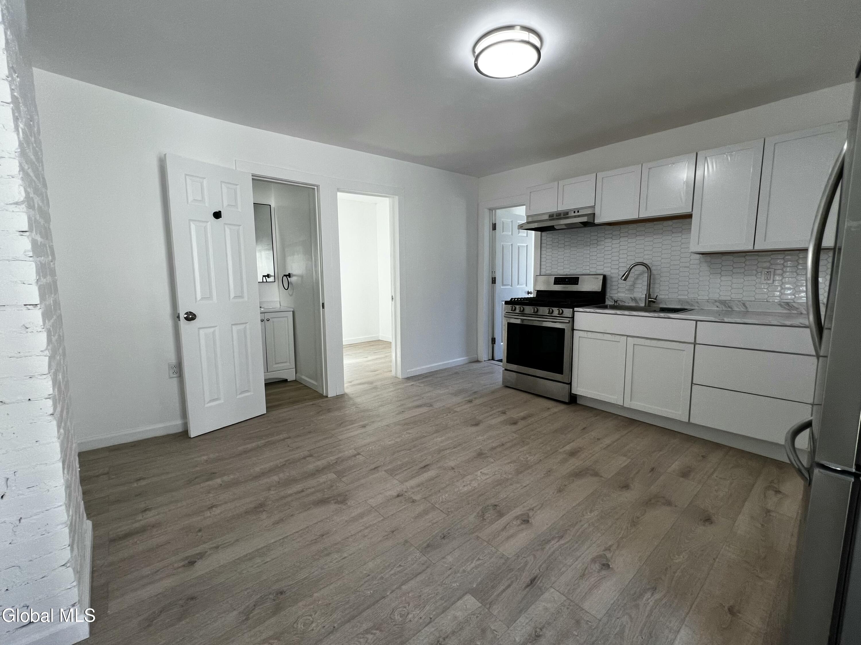 21 Grove Place Schenectady NY 12307