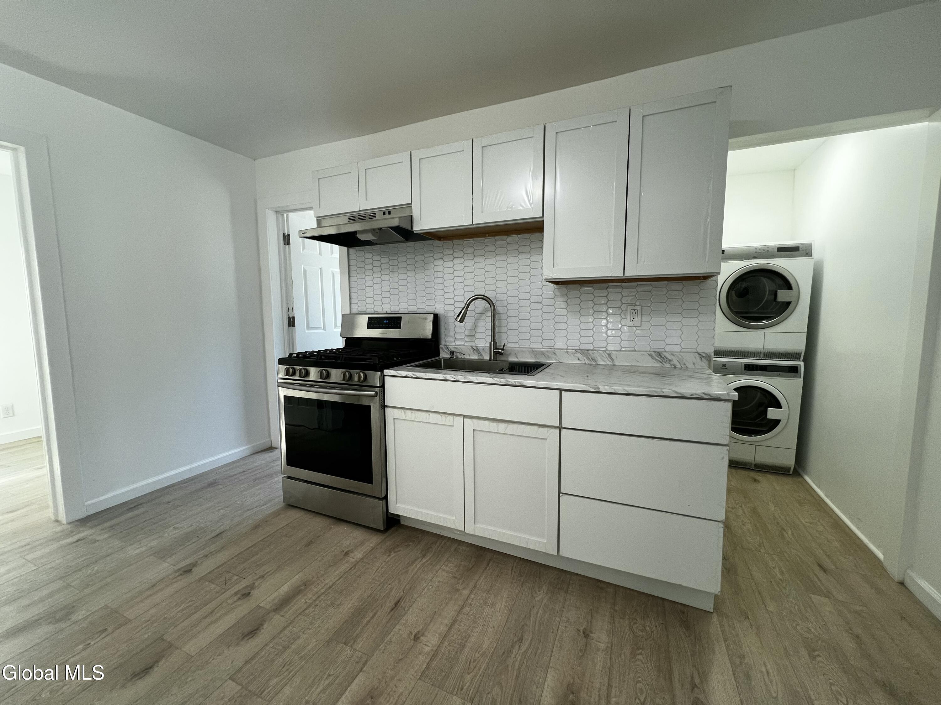 21 Grove Place Schenectady NY 12307