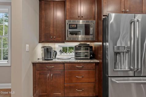 6 Calvin Court Saratoga Springs NY 12866