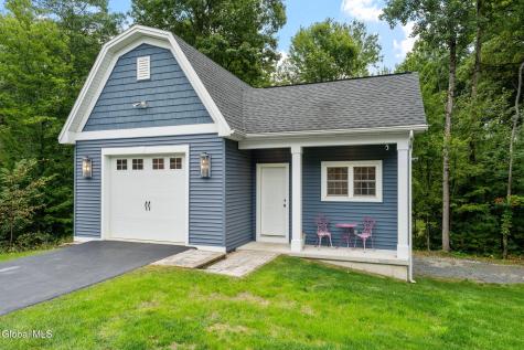 6 Calvin Court Saratoga Springs NY 12866