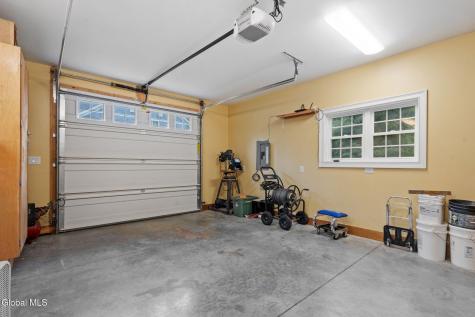 6 Calvin Court Saratoga Springs NY 12866