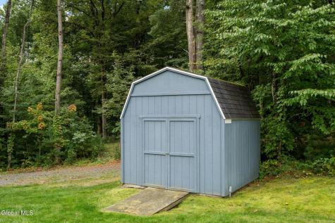6 Calvin Court Saratoga Springs NY 12866