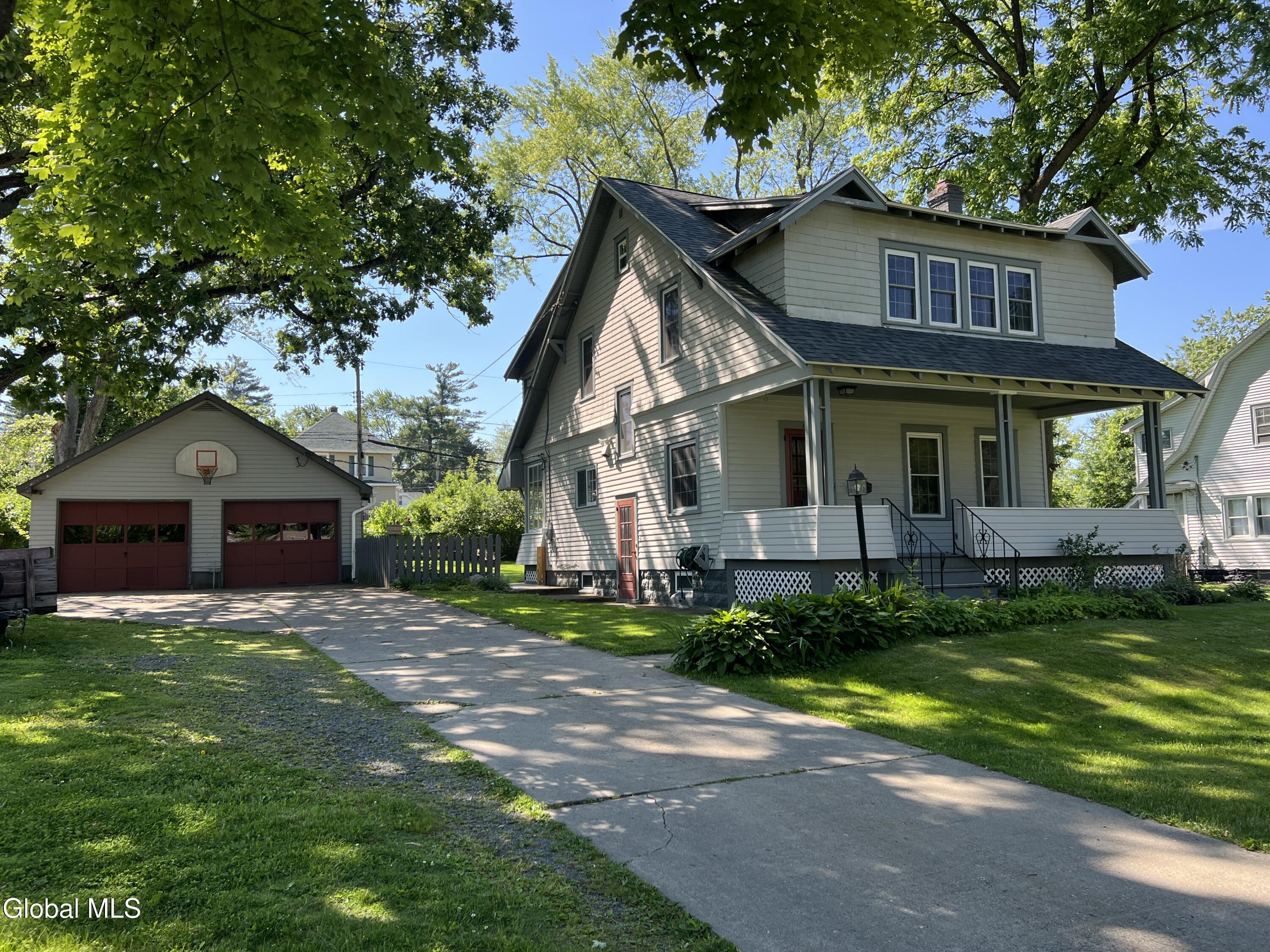 138 Eastholm Road Schenectady NY 12304