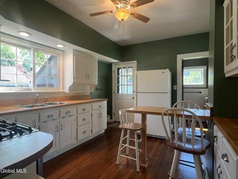 138 Eastholm Road Schenectady NY 12304