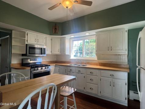 138 Eastholm Road Schenectady NY 12304