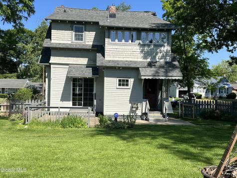 138 Eastholm Road Schenectady NY 12304