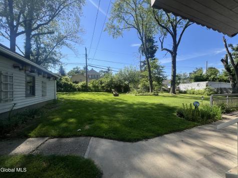 138 Eastholm Road Schenectady NY 12304