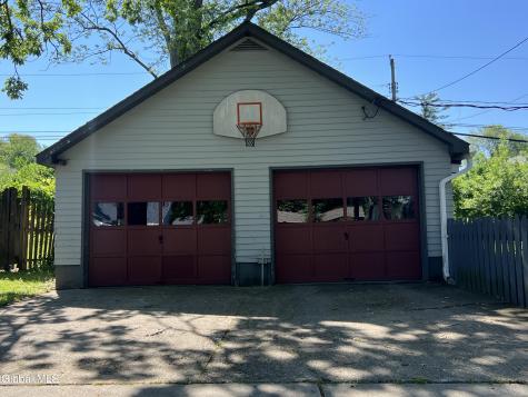 138 Eastholm Road Schenectady NY 12304