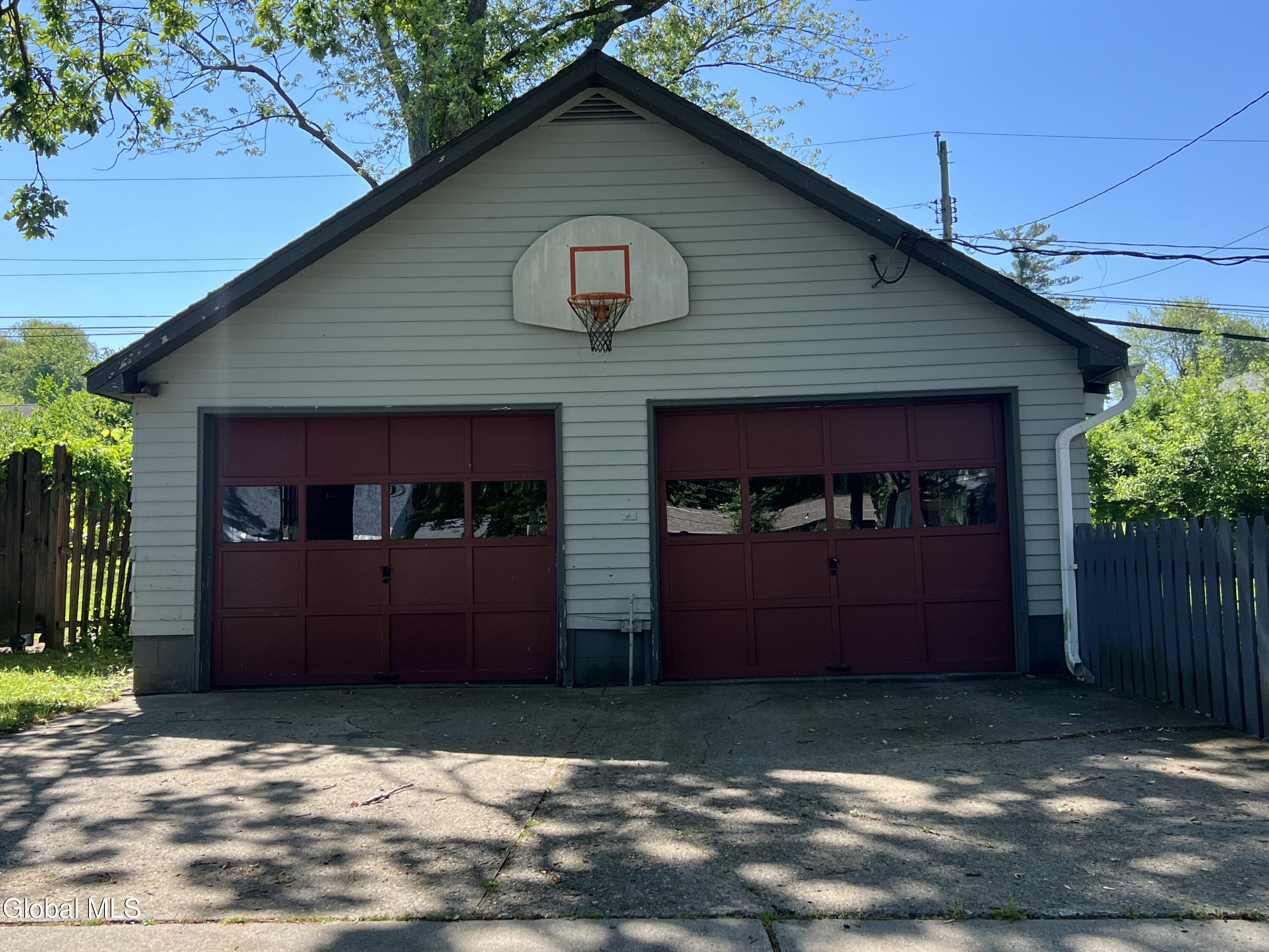 138 Eastholm Road Schenectady NY 12304