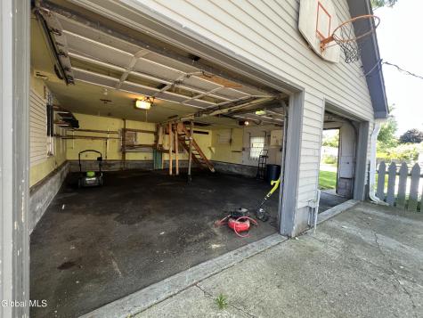 138 Eastholm Road Schenectady NY 12304