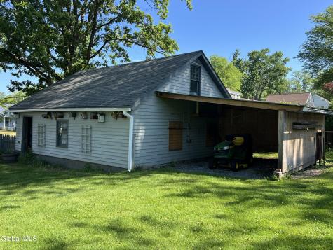 138 Eastholm Road Schenectady NY 12304