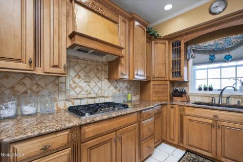 5 Cephalonia Drive Niskayuna NY 12309