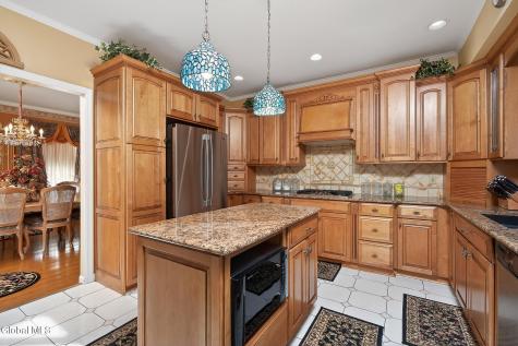 5 Cephalonia Drive Niskayuna NY 12309