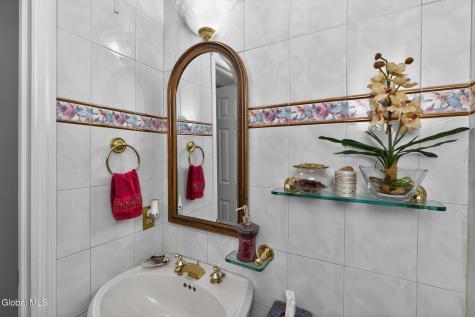 5 Cephalonia Drive Niskayuna NY 12309