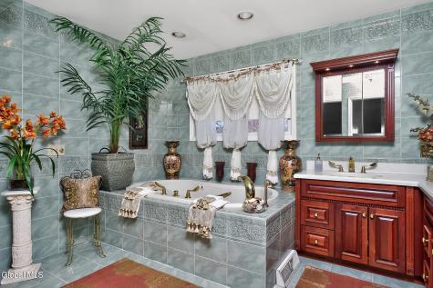 5 Cephalonia Drive Niskayuna NY 12309