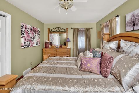 5 Cephalonia Drive Niskayuna NY 12309