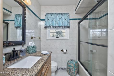 5 Cephalonia Drive Niskayuna NY 12309