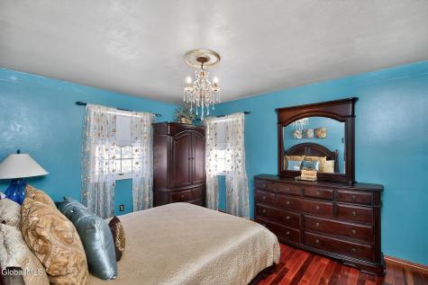 5 Cephalonia Drive Niskayuna NY 12309