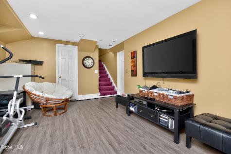 5 Cephalonia Drive Niskayuna NY 12309