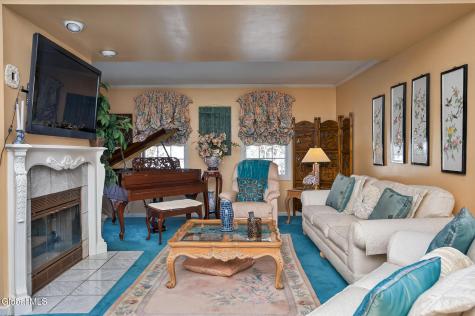 5 Cephalonia Drive Niskayuna NY 12309