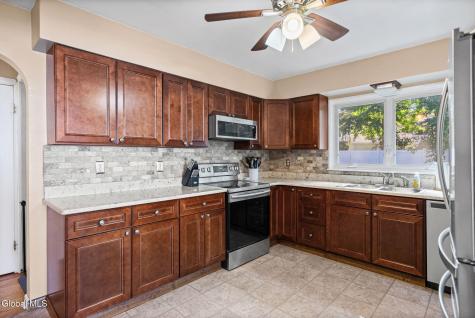 8 Knickerbocker Road Scotia NY 12302
