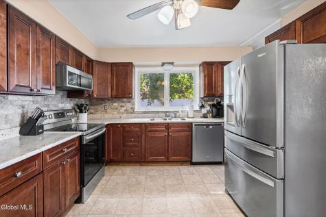 8 Knickerbocker Road Scotia NY 12302