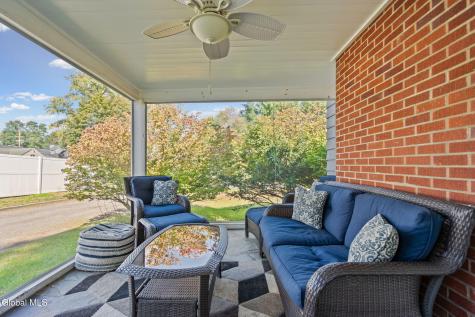 8 Knickerbocker Road Scotia NY 12302