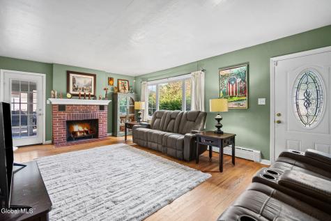 8 Knickerbocker Road Scotia NY 12302