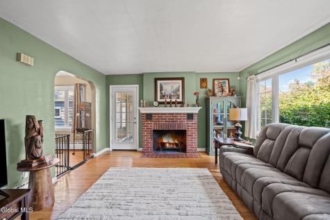 8 Knickerbocker Road Scotia NY 12302