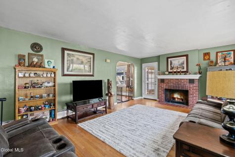 8 Knickerbocker Road Scotia NY 12302