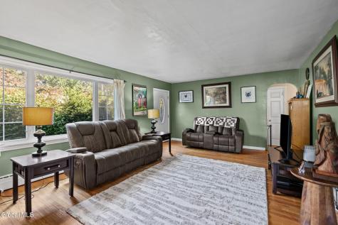 8 Knickerbocker Road Scotia NY 12302