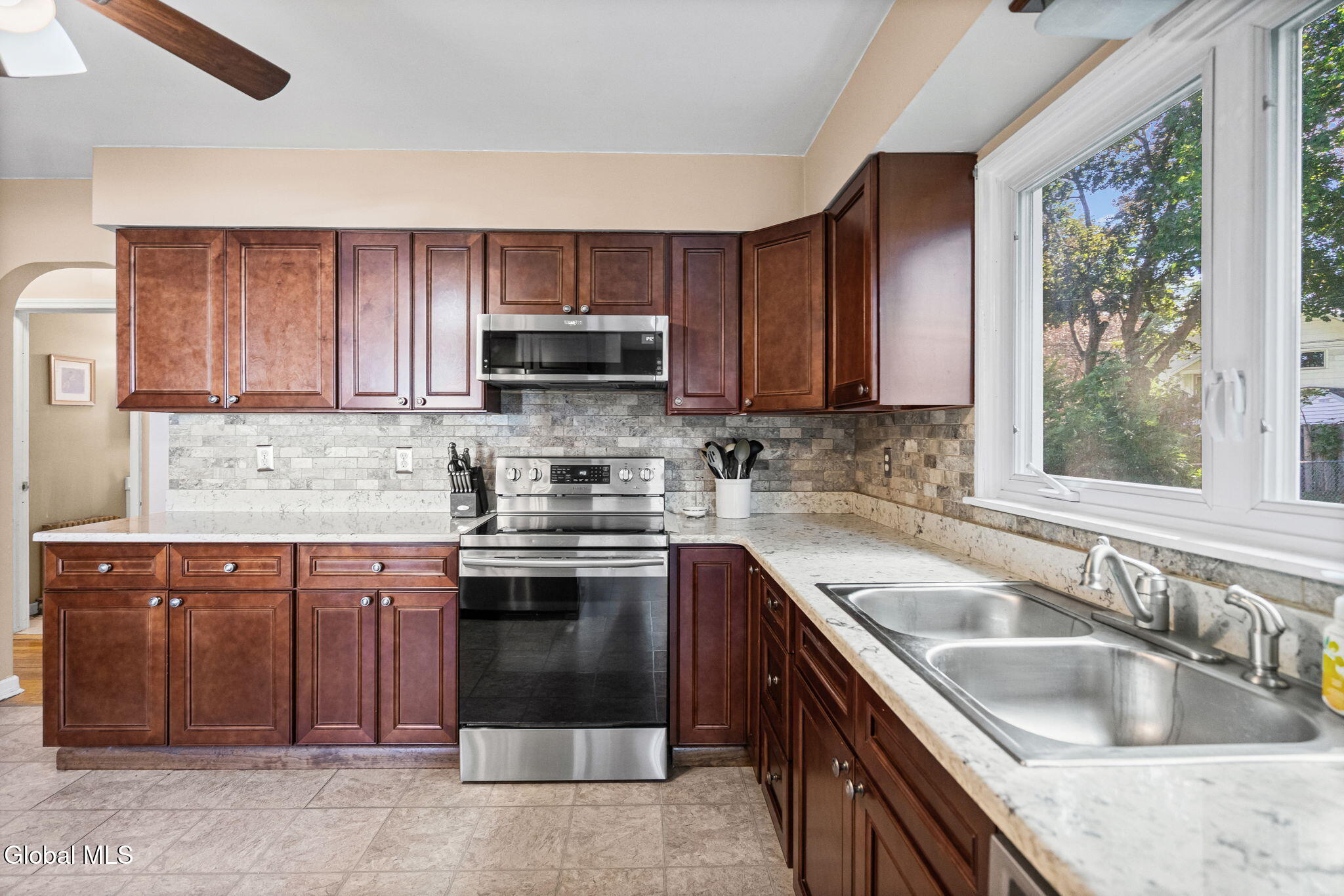 8 Knickerbocker Road Scotia NY 12302