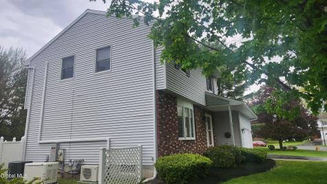 7 Berkshire Drive Albany NY 12205