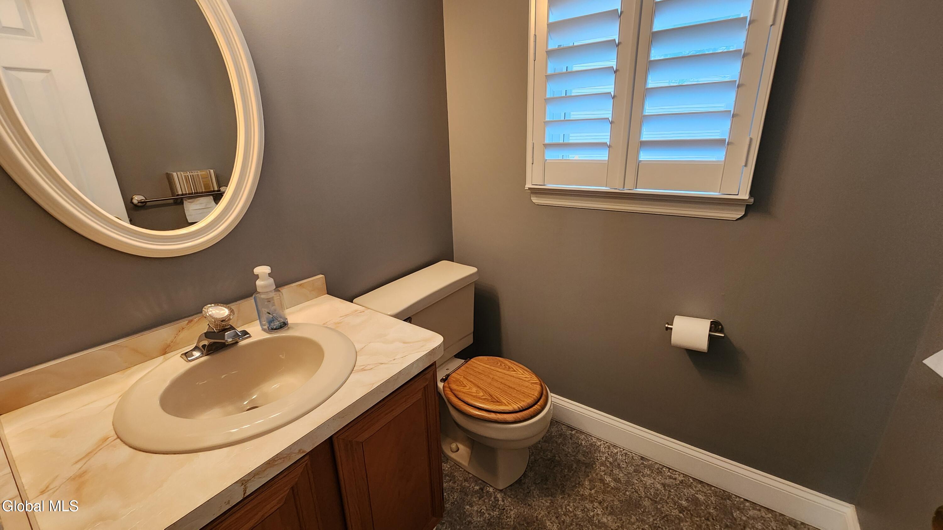 7 Berkshire Drive Albany NY 12205