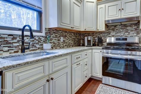 59 1st Ave Avenue Broadalbin NY 12025