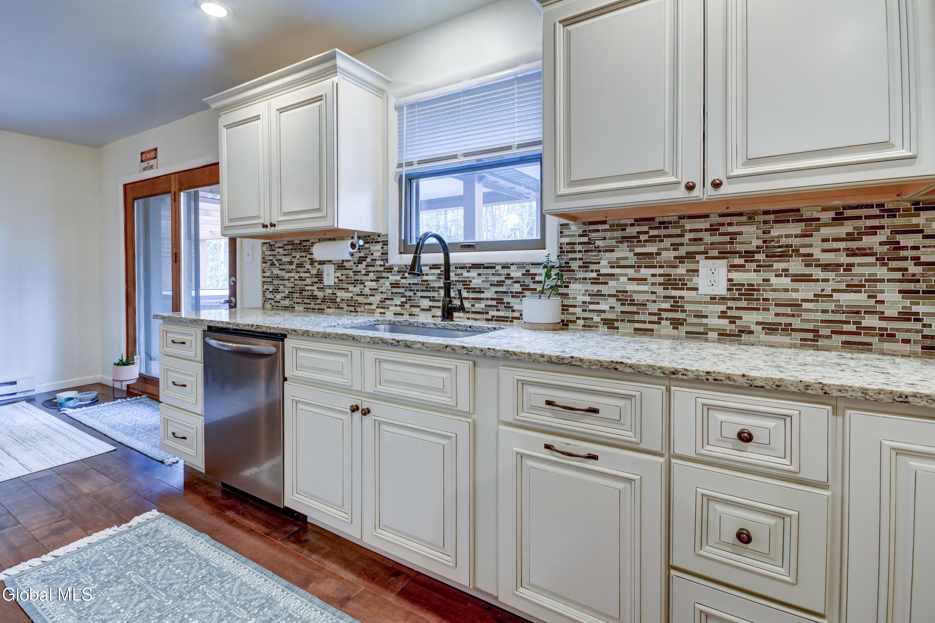 59 1st Ave Avenue Broadalbin NY 12025